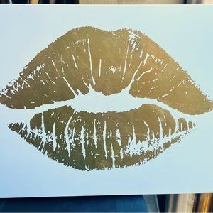 Lip canvas